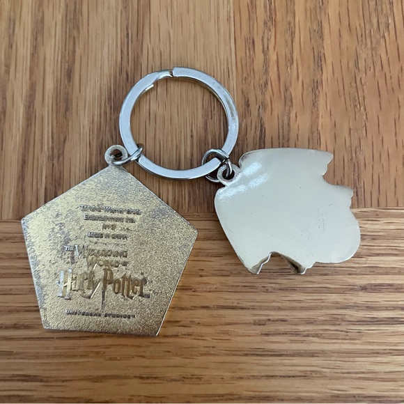 Harry Potter Chocolate Frog Keychain - Picture 2 of 2